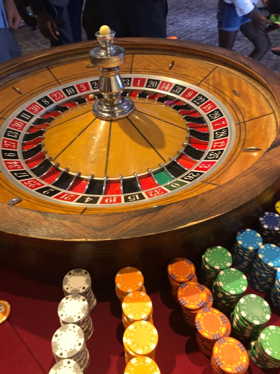 Jackpot Slot کھلاڑیوں کے لیے لائیو کیسینو سیکشن